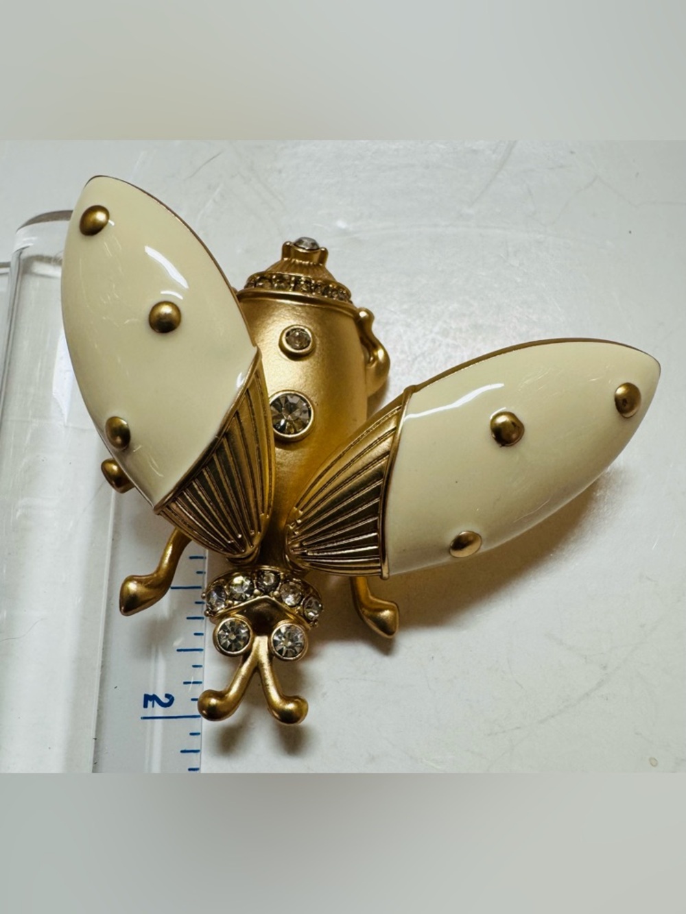 Chico’s Bumble Bee gold tone Enamel Brooch - Picture 7 of 8